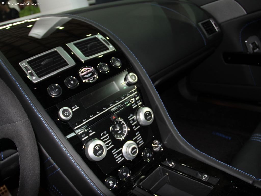 [A]-阿斯顿-马丁 V8 Vantage S 车展