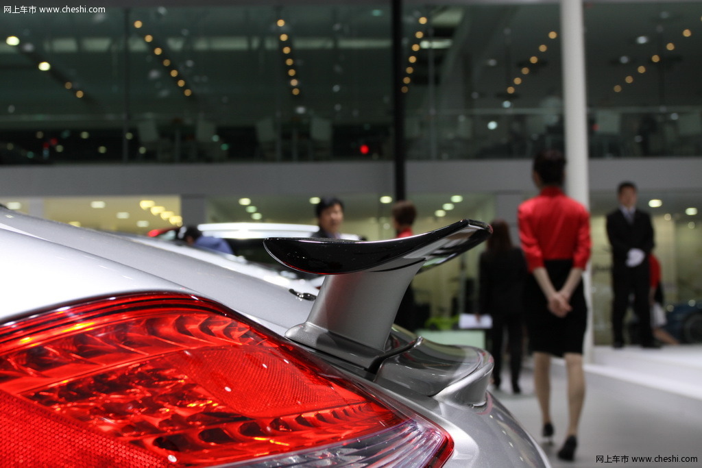 保时捷 cayman R