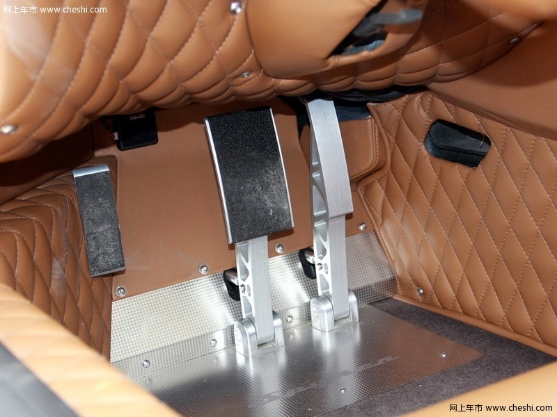 C8 AILERON