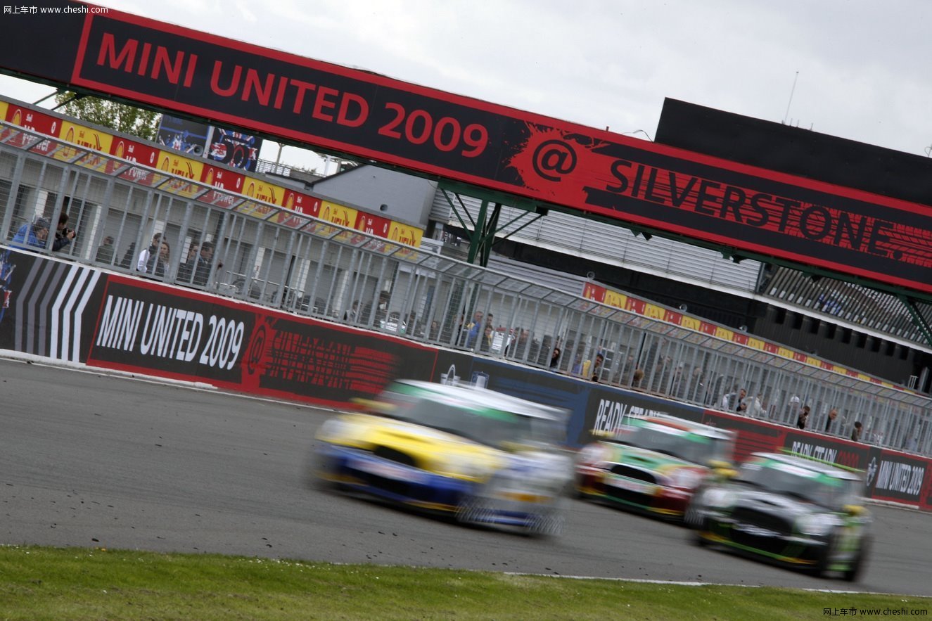 MINI 50周年庆生会