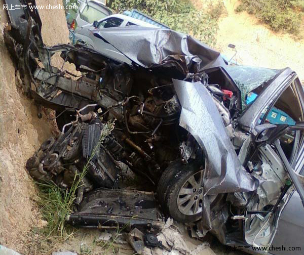 别克 凯越 车祸