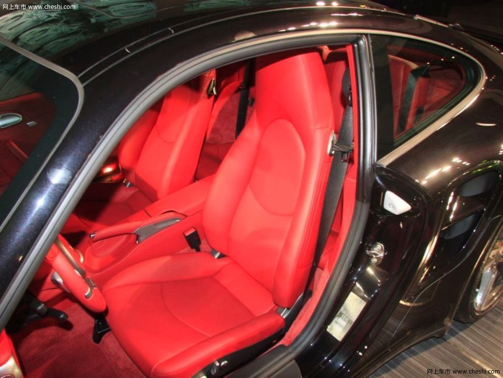 保时捷 911 turbo 2010款局部车厢座椅