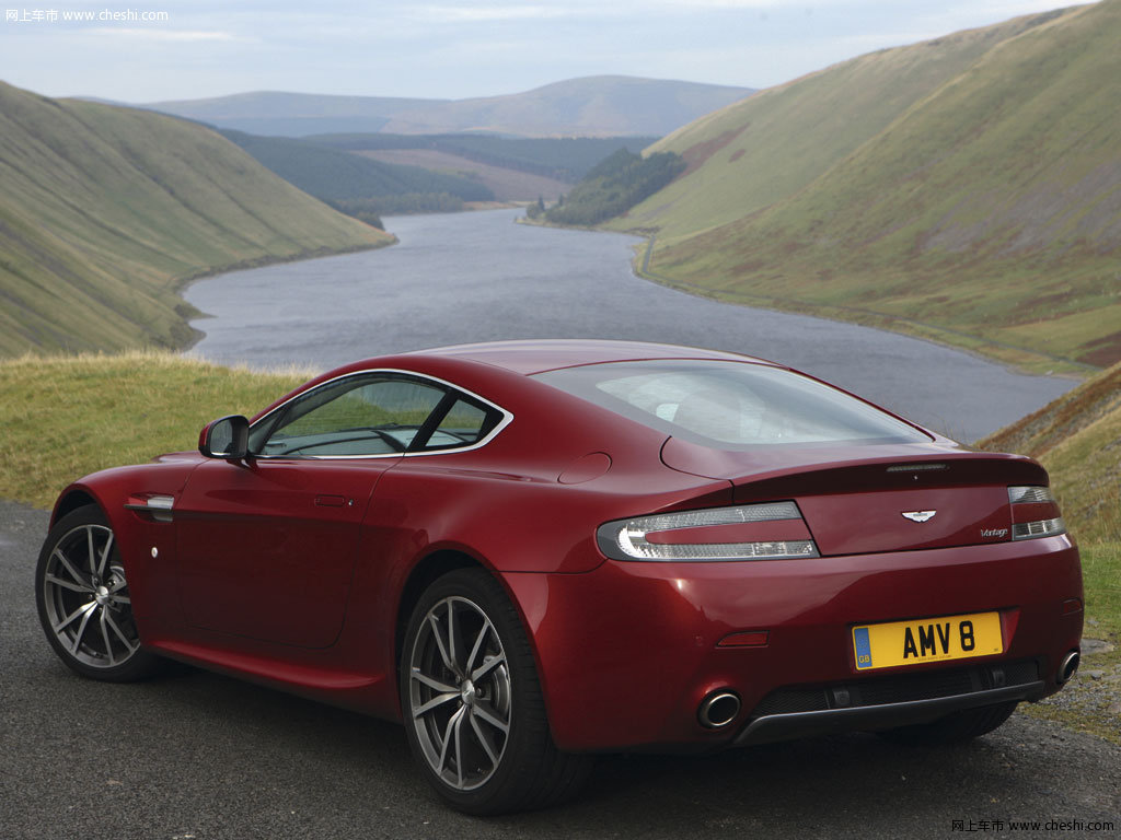展示258476x258476-阿斯顿-马丁v8 vantage图