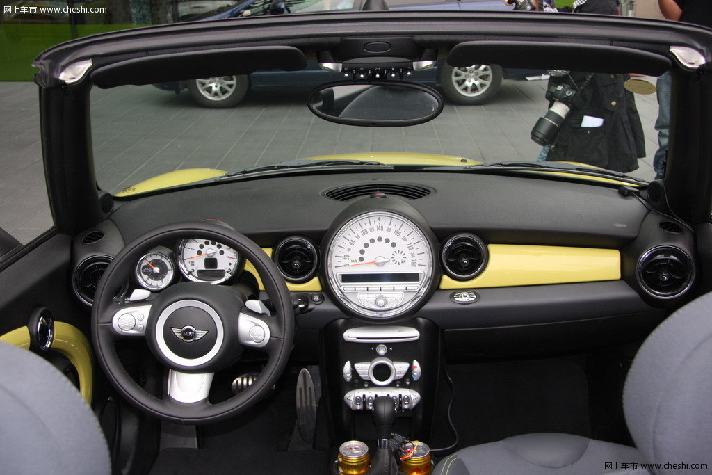迷你cooper内饰,迷你cooper图片内饰 mini cooper s cabrio局部中控方向盘