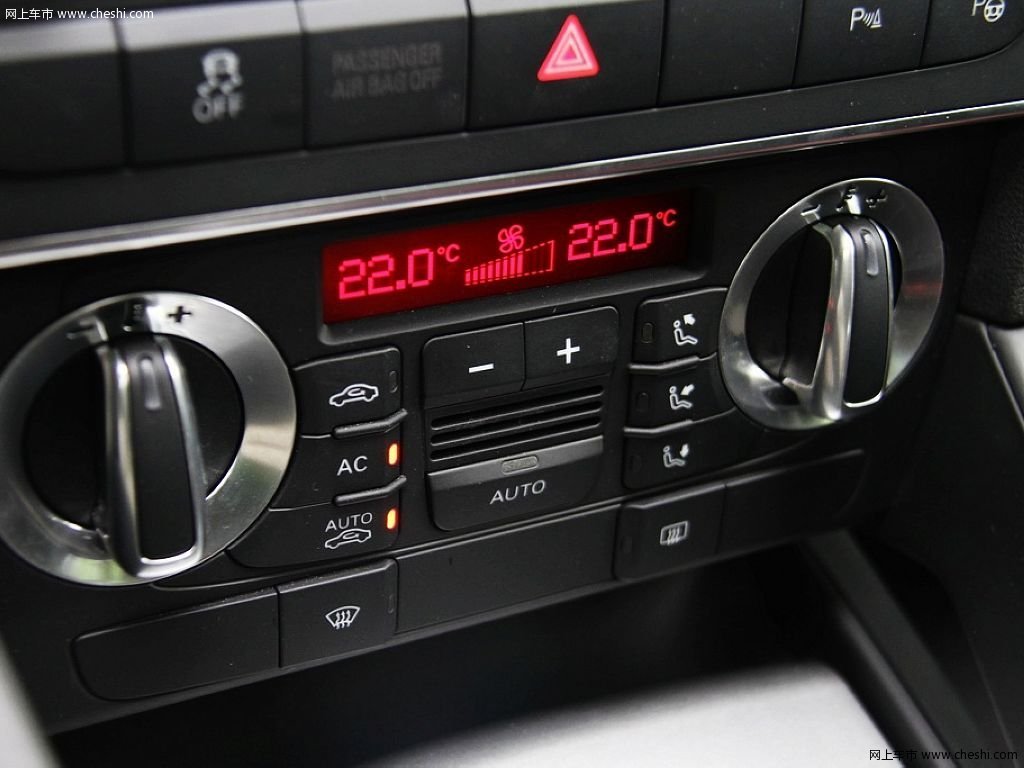 奥迪a3 1.8t尊贵型 2010款中控方向盘