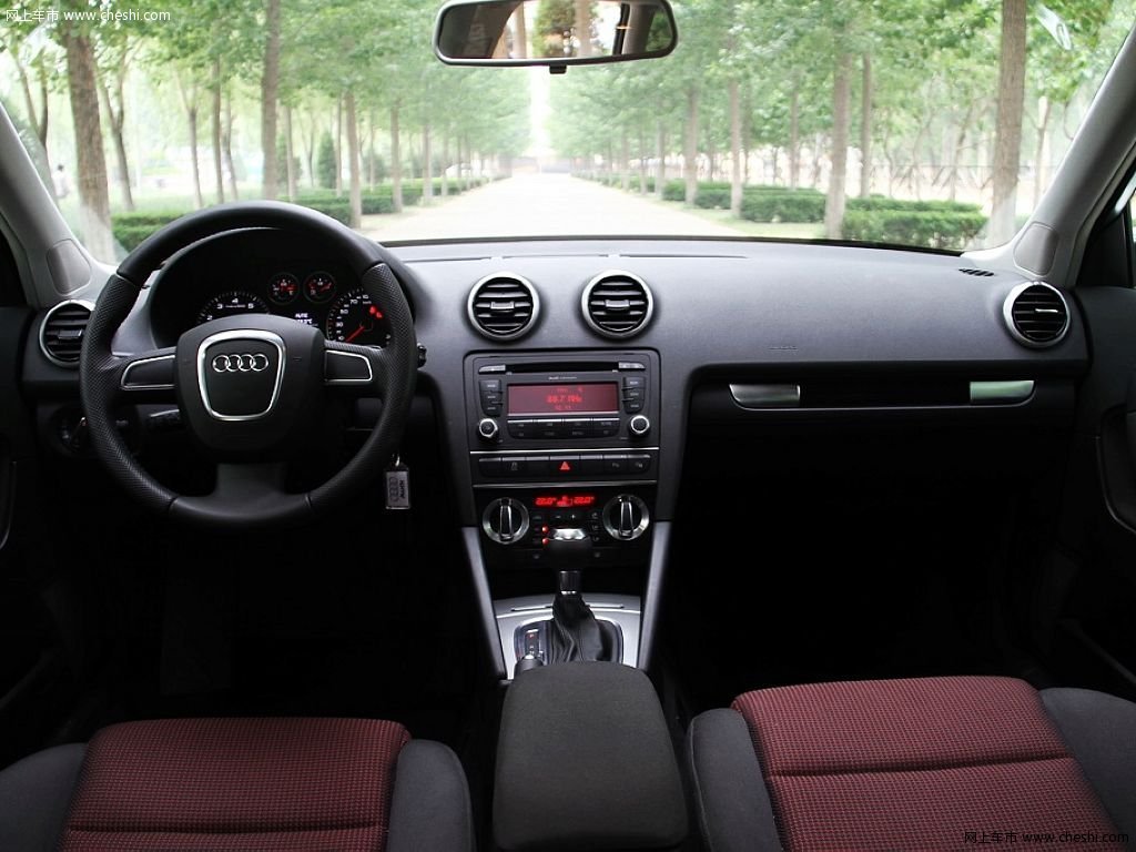 奥迪a3(进口) 奥迪a3 1.8t尊贵型 2010款图片