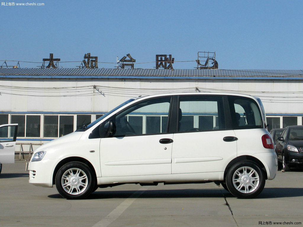2010款 众泰m300外观整体