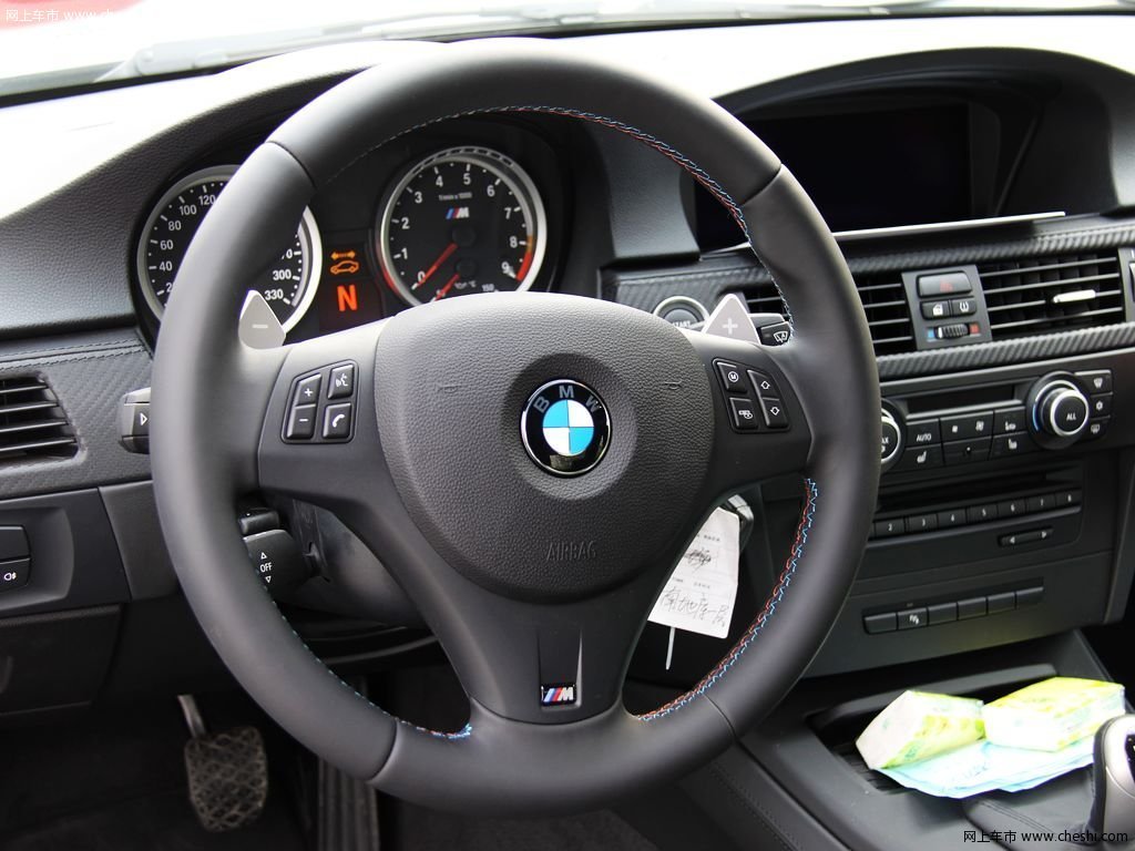 宝马m3 2011款 4.0l v8双门碳纤顶版内饰中控高清图片