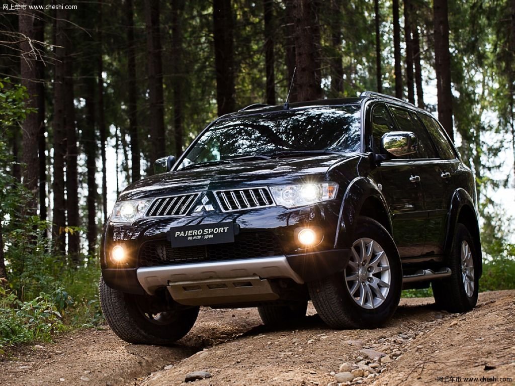 【帕杰罗-劲畅原图展示353443x353443-三菱帕