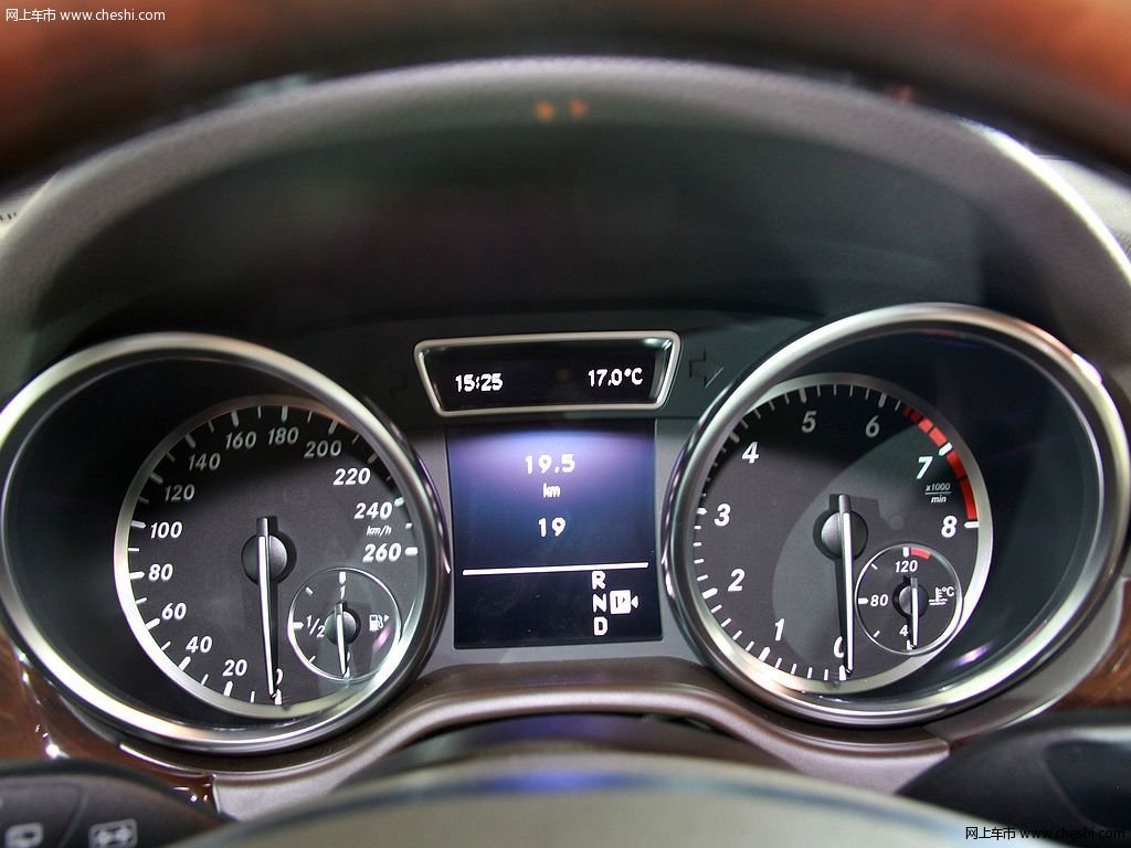 图片库 奔驰 奔驰m级 中控方向盘 2012款 ml350 豪华型中控方向盘