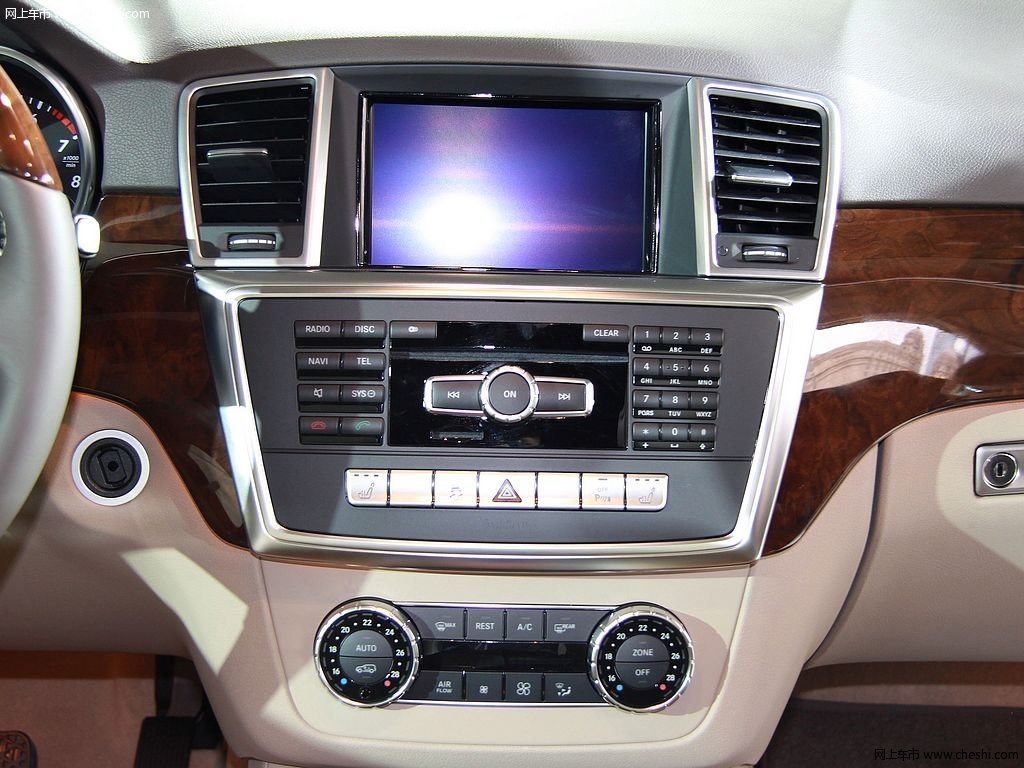 2012款 ml350 豪华型中控方向盘