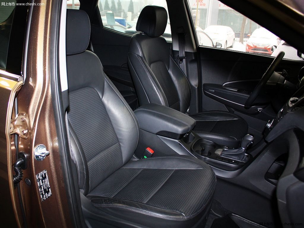 全新胜达 2.0t top 4wd 2013款车厢座椅