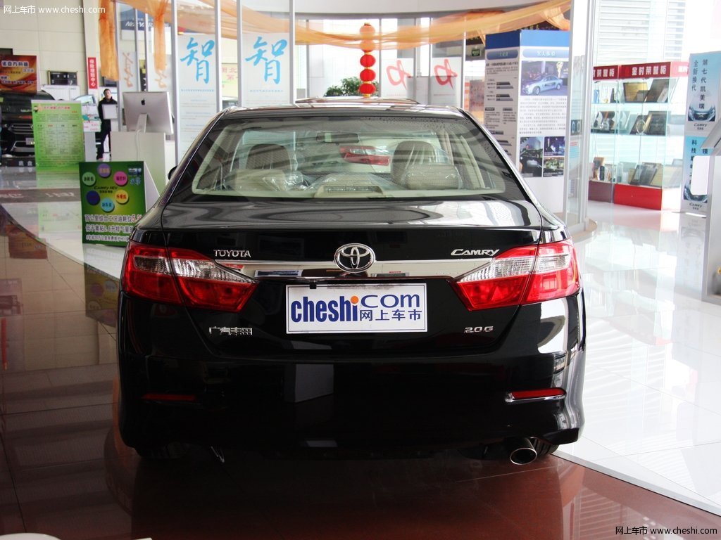 2013款 凯美瑞 2.0l at 舒适版外观整体