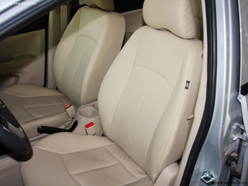 2013款 海马m3 1.5l mt 精英型车厢座椅