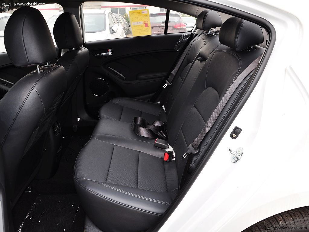 15款 起亚k3 1.6l 自动 premium车厢座椅