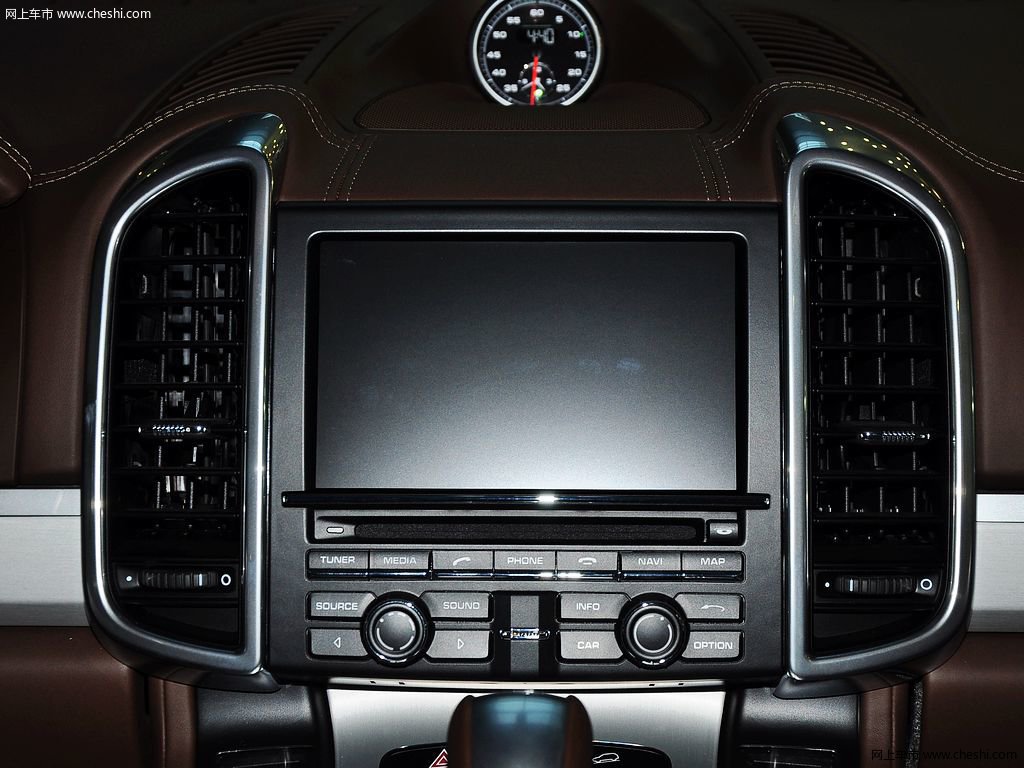 2015款 保时捷 卡宴 turbo 4.8t中控方向盘