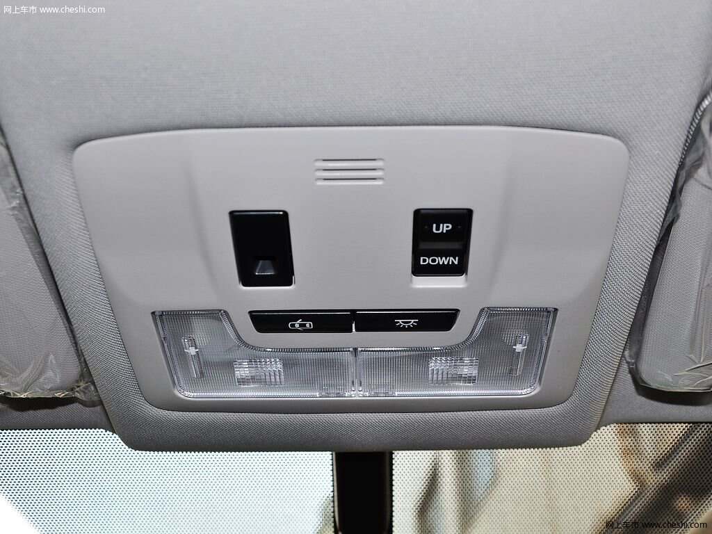 RAV4荣放 15款 丰田 RAV4 2.5L 自动四驱尊享型 5座图片
