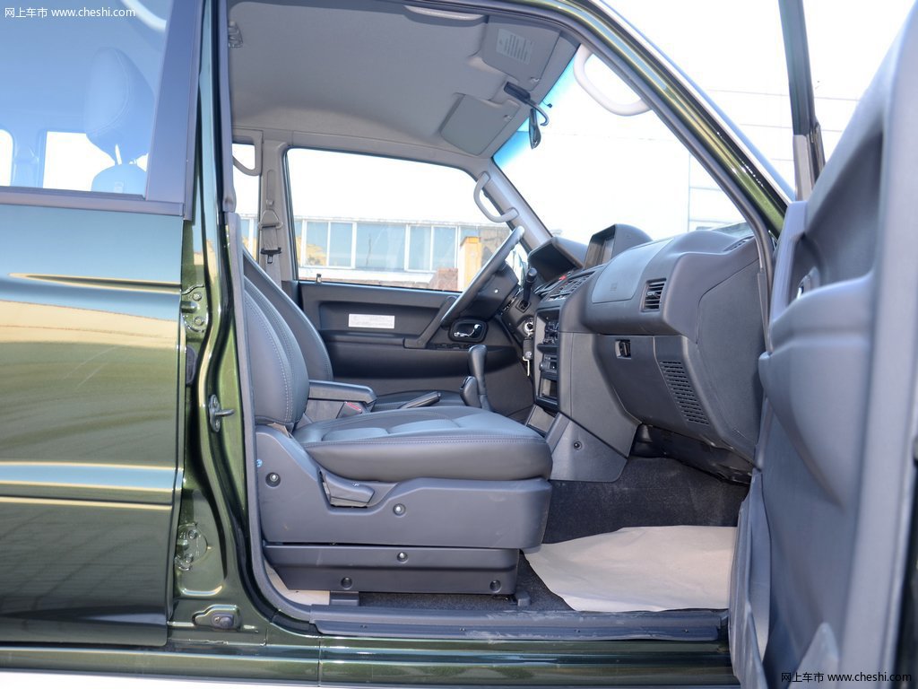 2014款猎豹q6 2.4l 手动四驱版 7座车厢座椅
