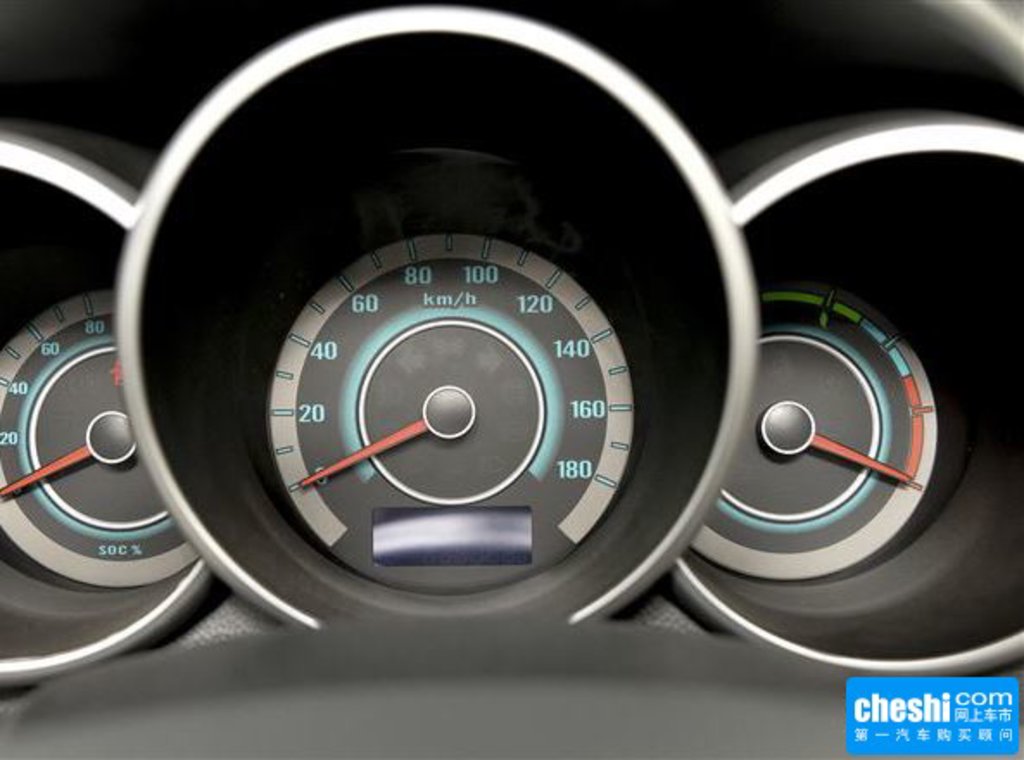 科目二倒库方向盘向右打死然后再向左打一圈是