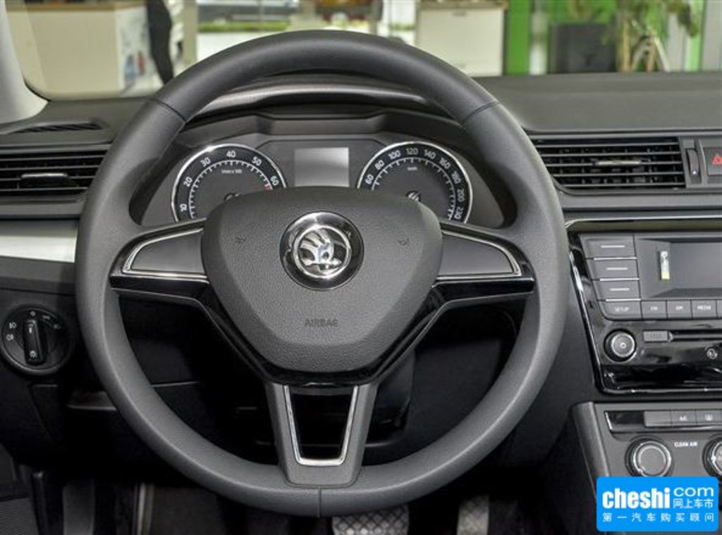 科目二倒库方向盘向右打死然后再向左打一圈是