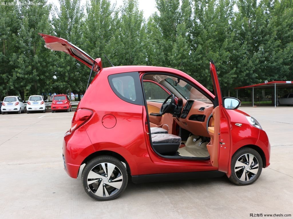 2016款知豆D2专用脚垫