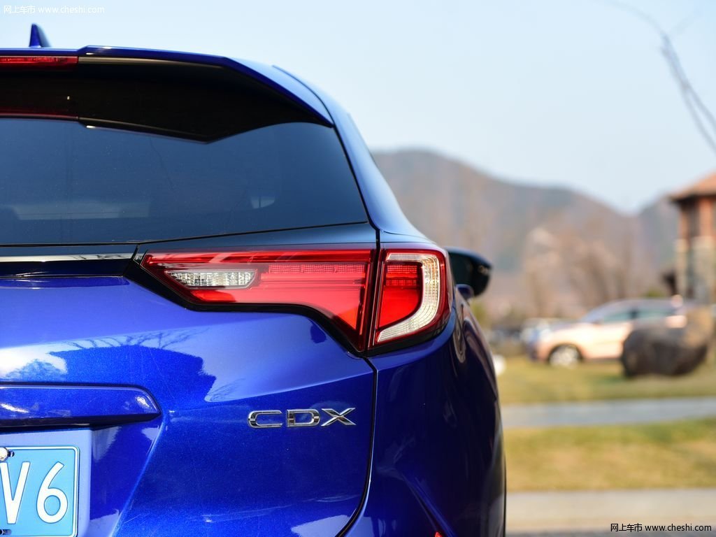 讴歌CDX 图片