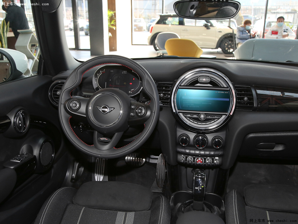 黑色mini 2021款 1.5t cooper赛车手内饰中控图片(1/)