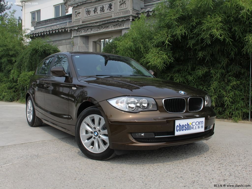 宝马120i+2.0+at+导航版