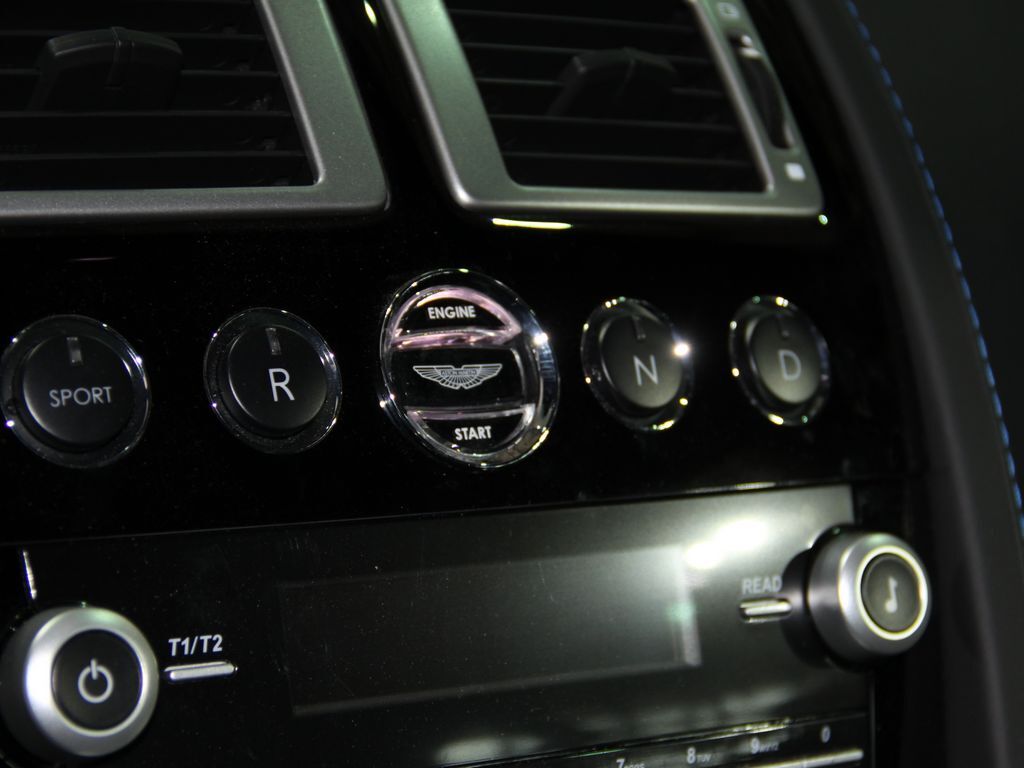 阿斯顿·马丁V8 Vantage [A]-阿斯顿-马丁 V8 Vantage S 车展图片