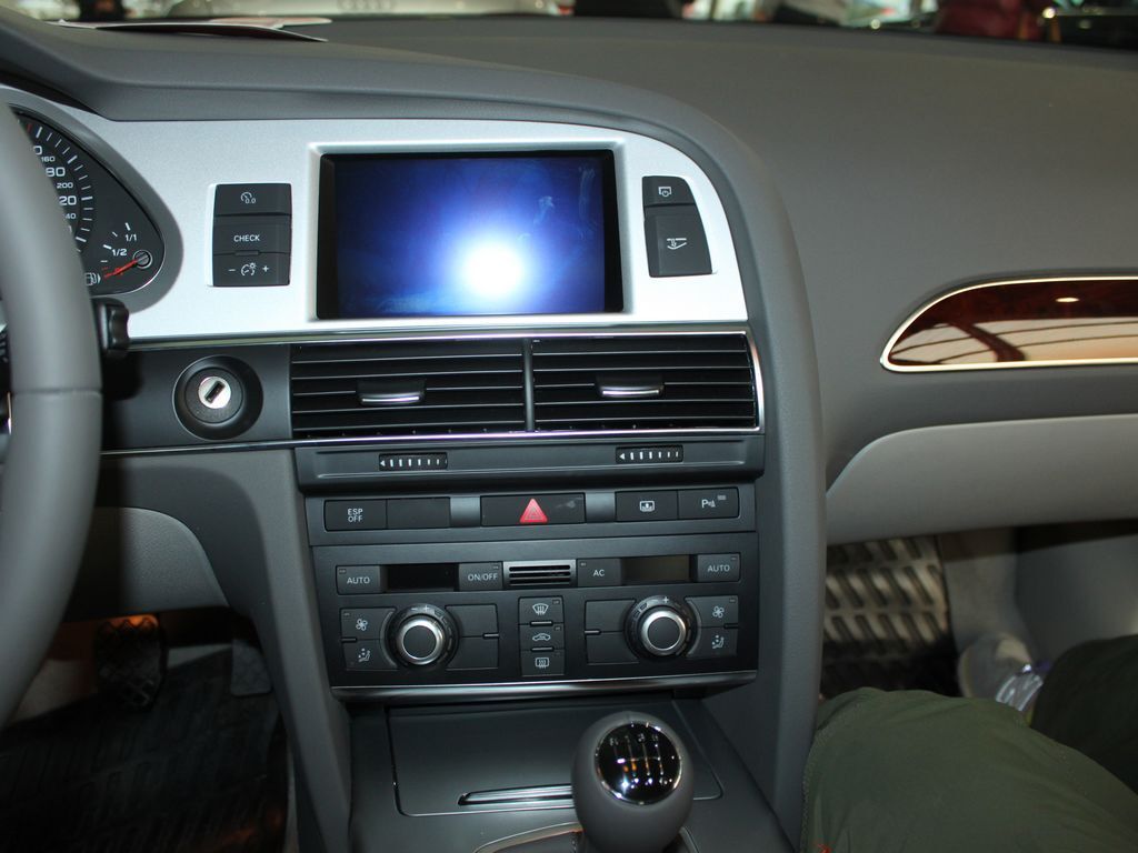 奥迪A6L 2011款 2.0TFSI MT 标准型图片