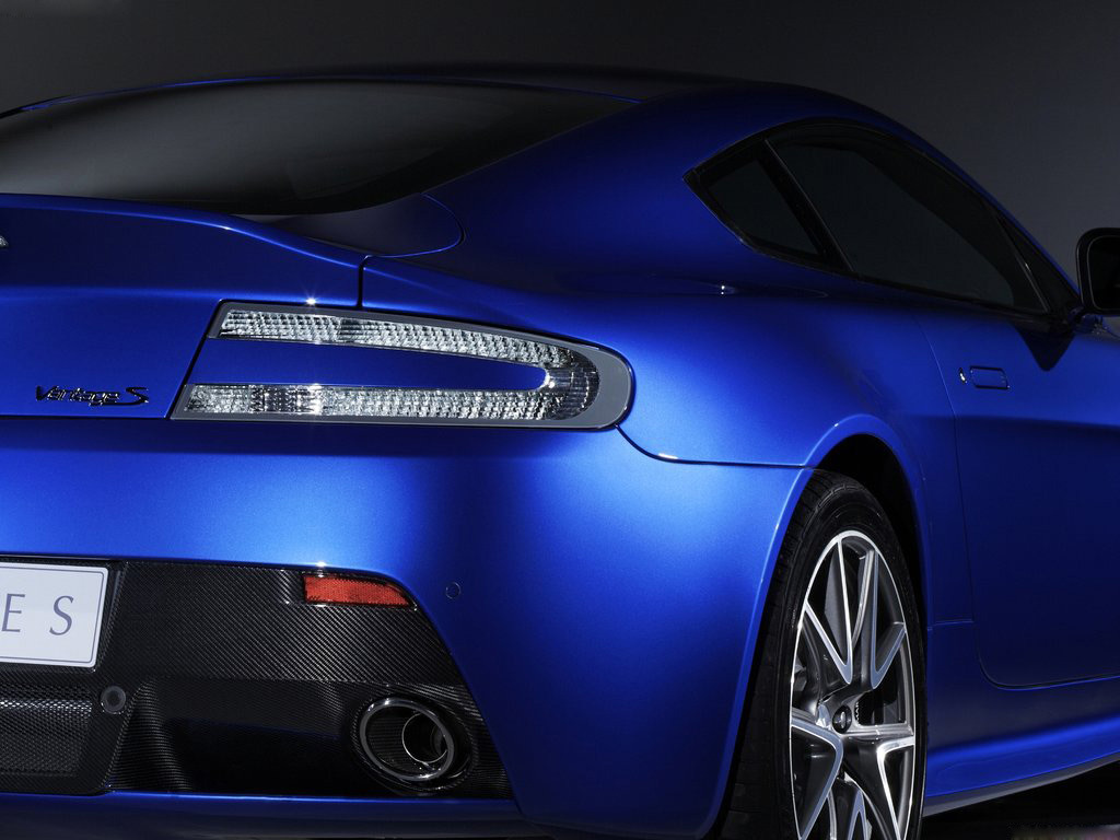 阿斯顿·马丁V8 Vantage 图片