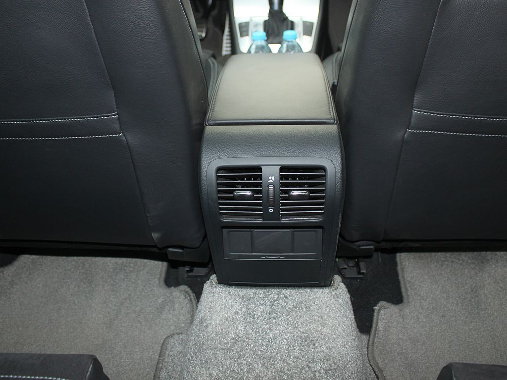 大众CC 2011款 2.0T DSG 至尊型图片
