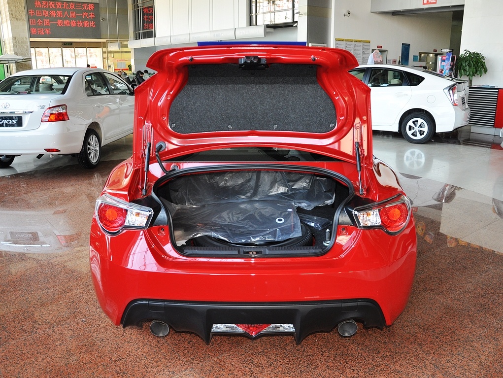 丰田86 2013款 丰田86 2.0L AT 豪华版图片
