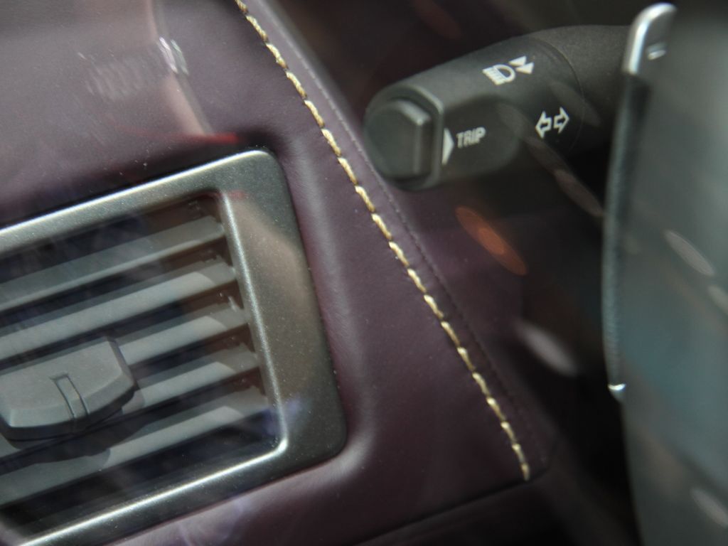 阿斯顿·马丁V8 Vantage 图片