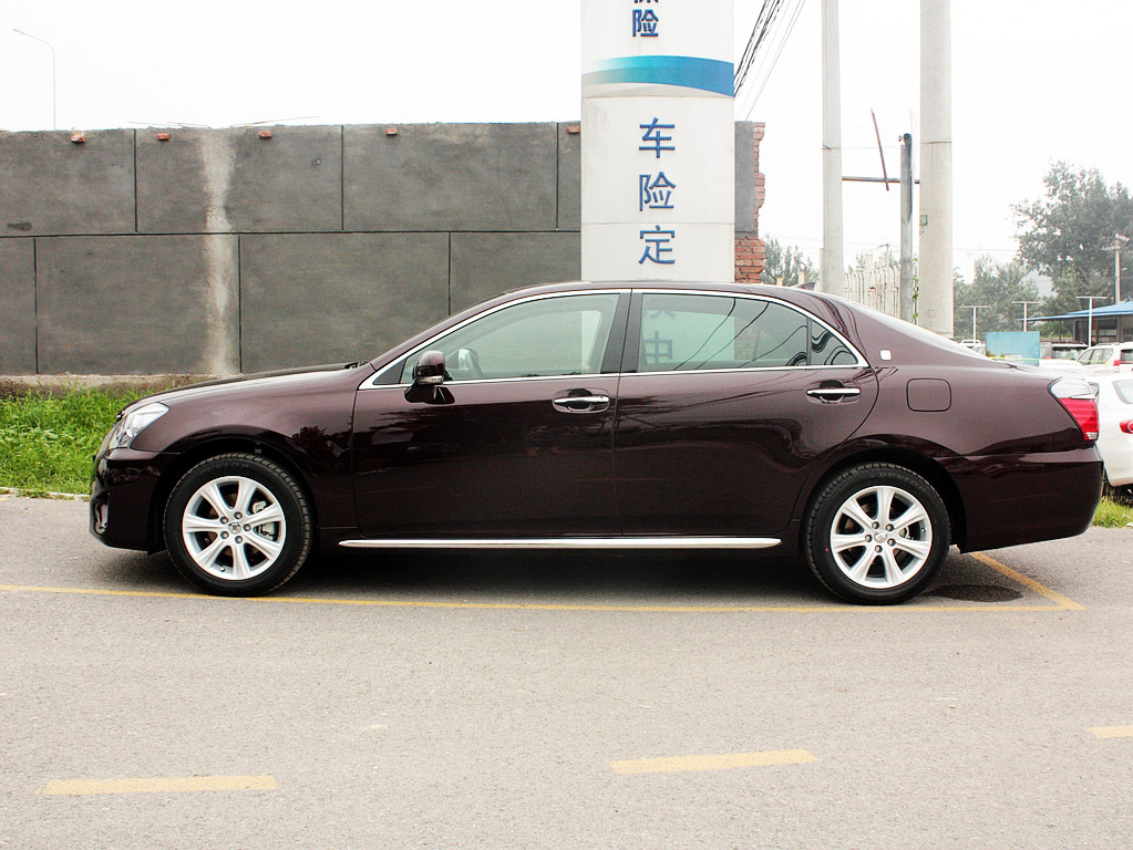 皇冠 2012款 皇冠 V6 3.0 AT Royal Saloon图片
