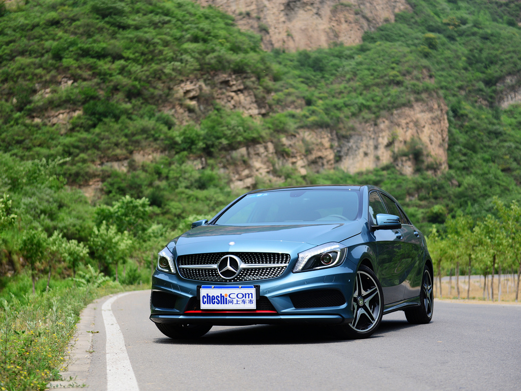 奔驰A级(进口) 2013款 A260 2.0T DCT 运动型图片