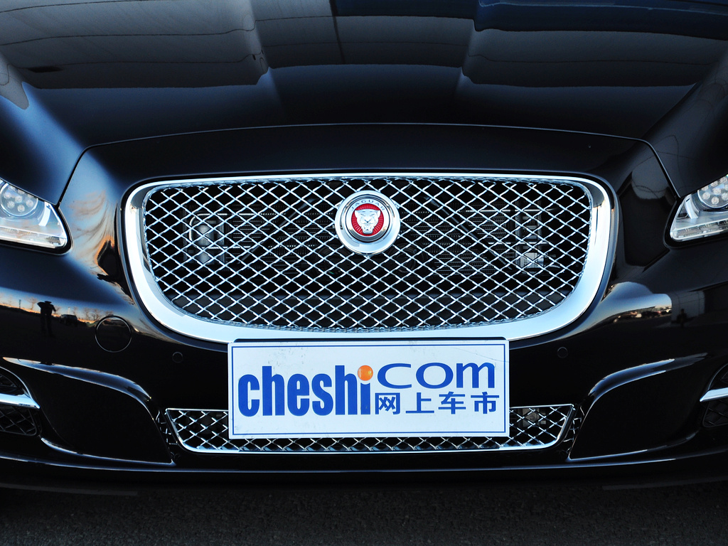 捷豹XJ 2014款 XJL 2.0T 两驱典雅商务版图片