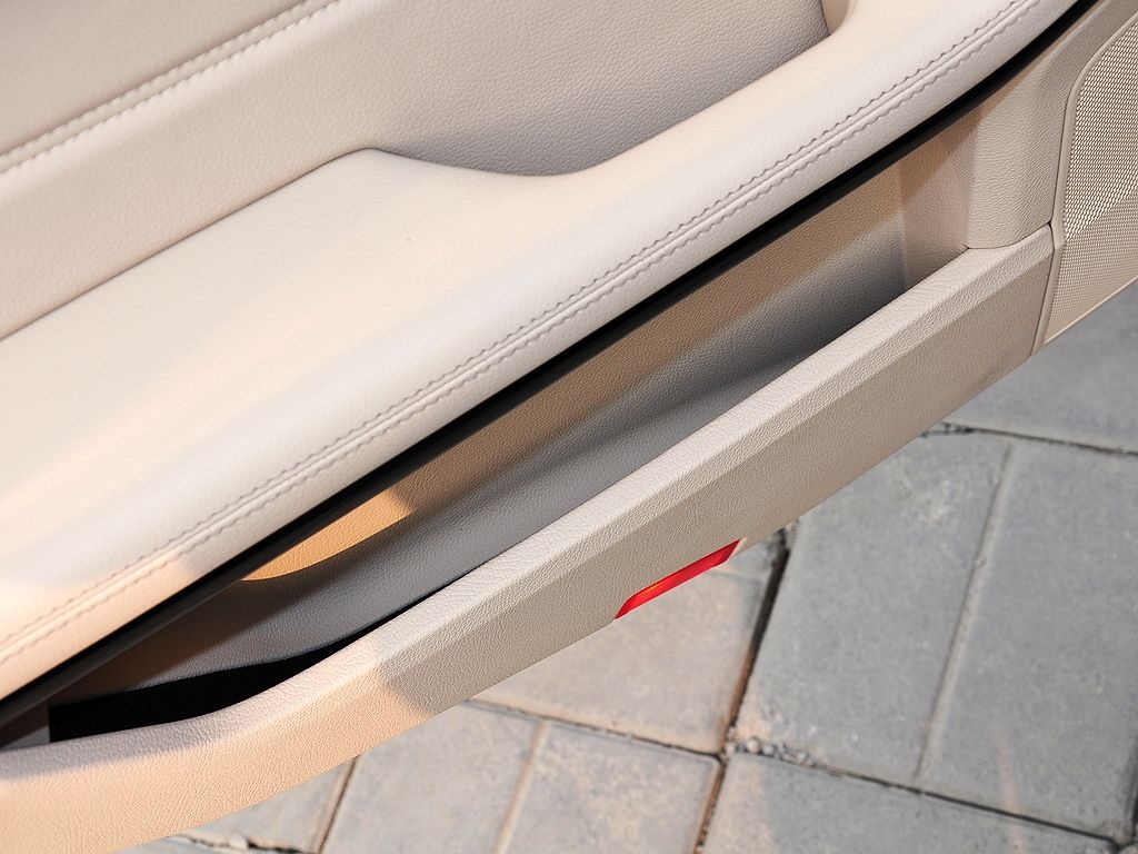 奔驰E级 改款E260L 1.8T 自动 运动型 2014款图片