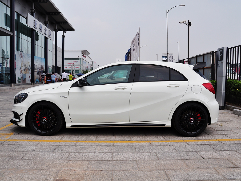 奔驰A级AMG(进口) 2014款 A45 AMG 运动定制版图片