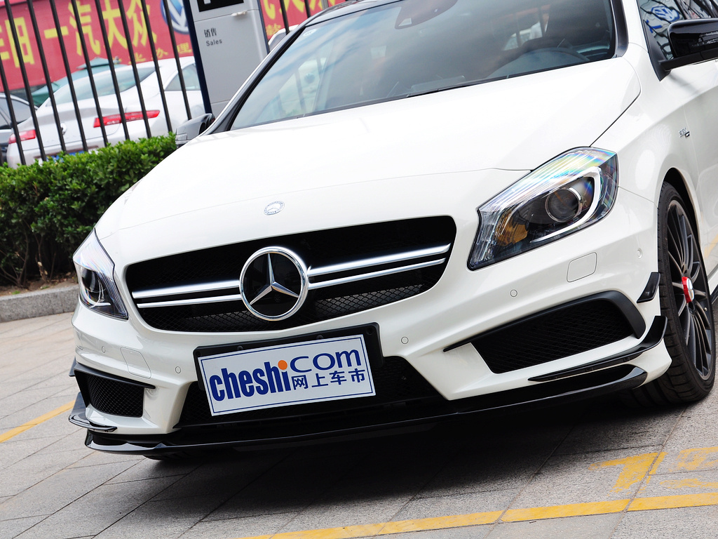 奔驰A级AMG(进口) 2014款 A45 AMG 运动定制版图片