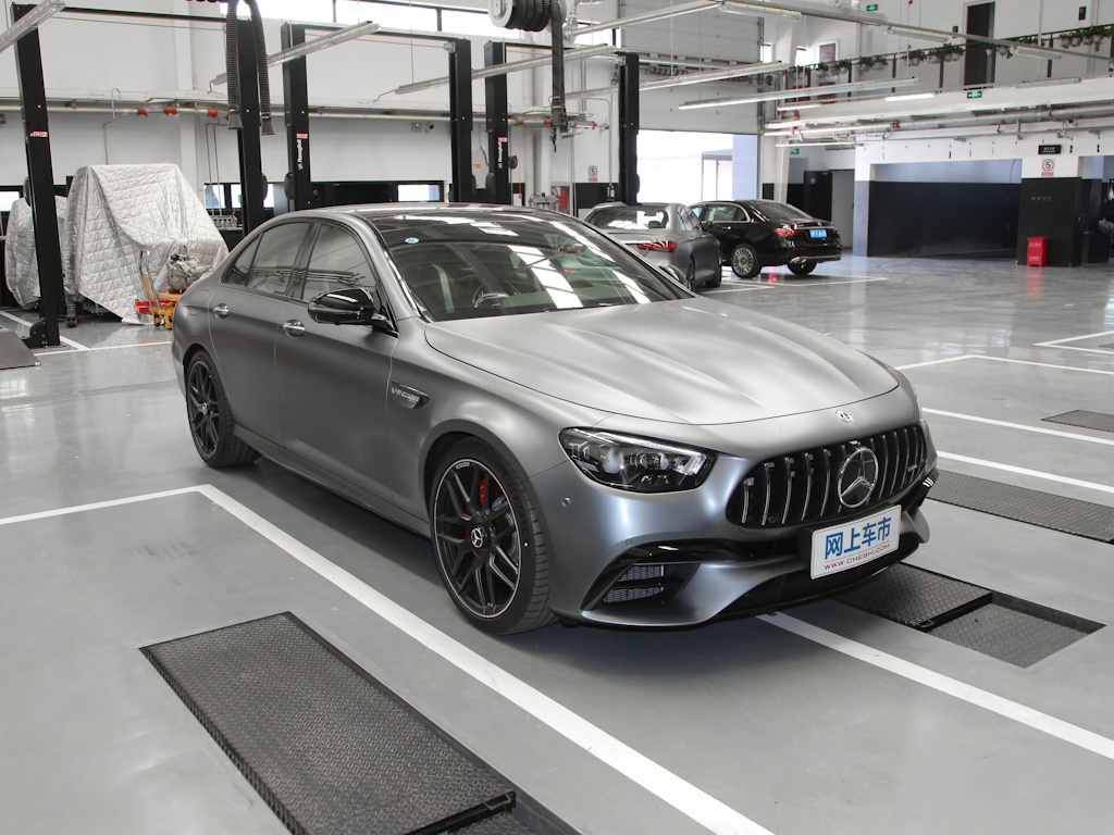 奔驰E级AMG 图片