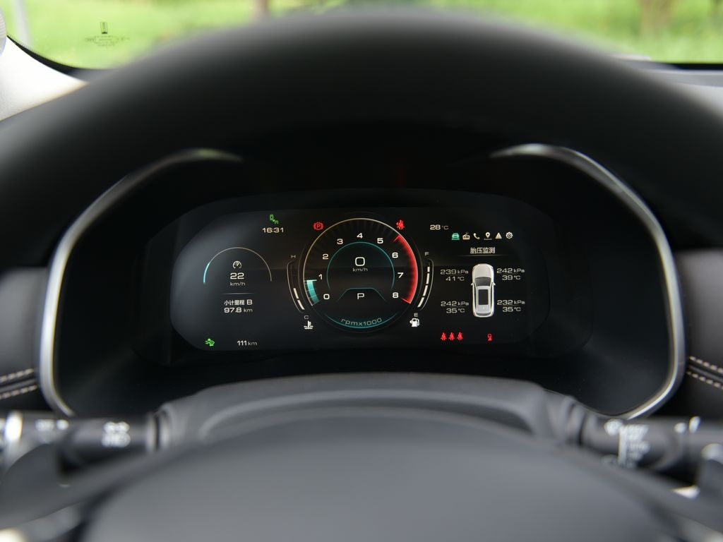魏牌 VV6 图片