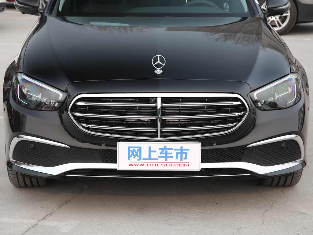 奔驰E级 图片