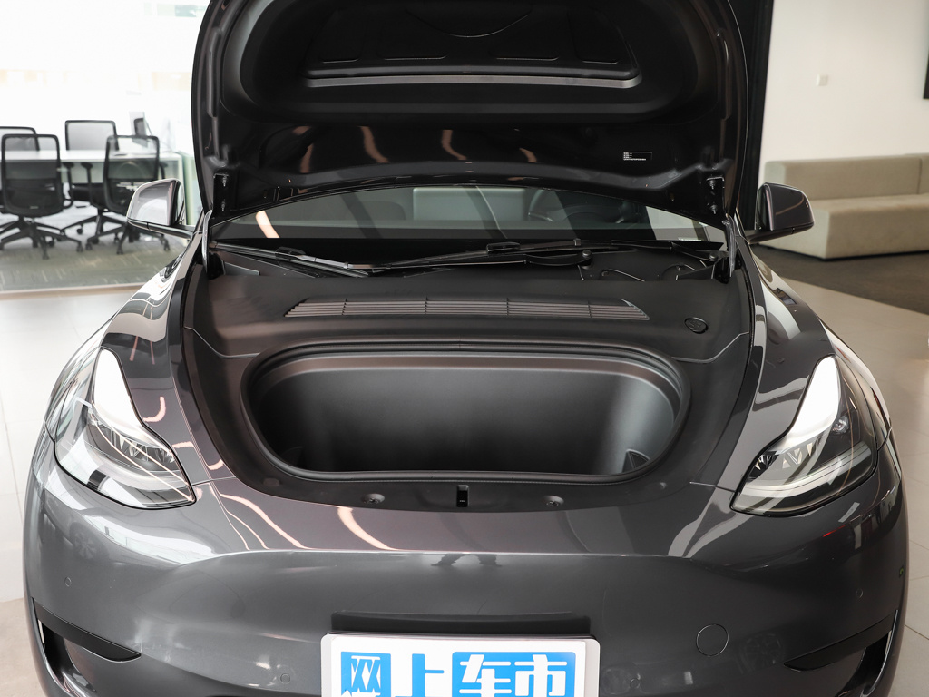 Model Y 图片