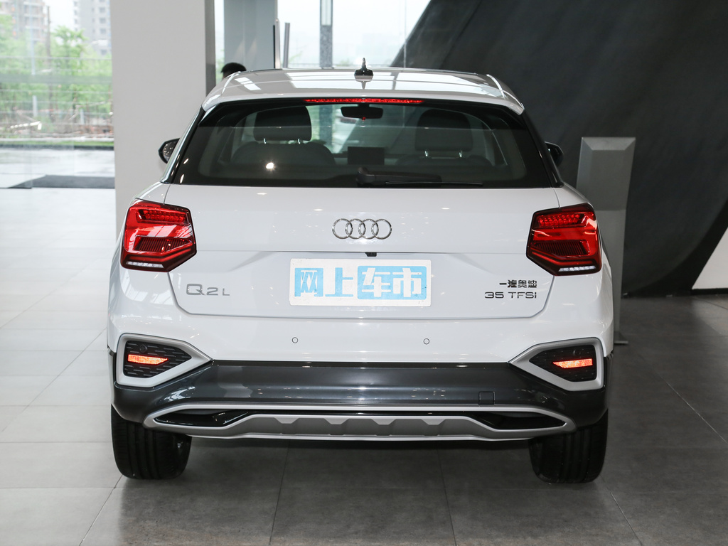 奥迪Q2L 图片