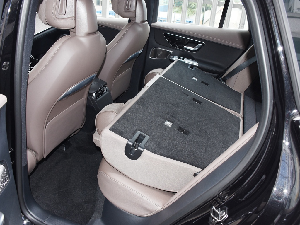 奔驰EQE SUV 图片