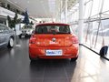 宝马(进口)  118i 1.6T AT 车辆正后方尾部视角