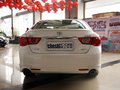 一汽丰田  锐志 2.5V AT 车辆正后方尾部视角