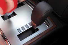 2009款 3.8L 自动 尊贵版