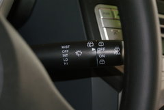 2009款 1.0L 手动 旗舰型